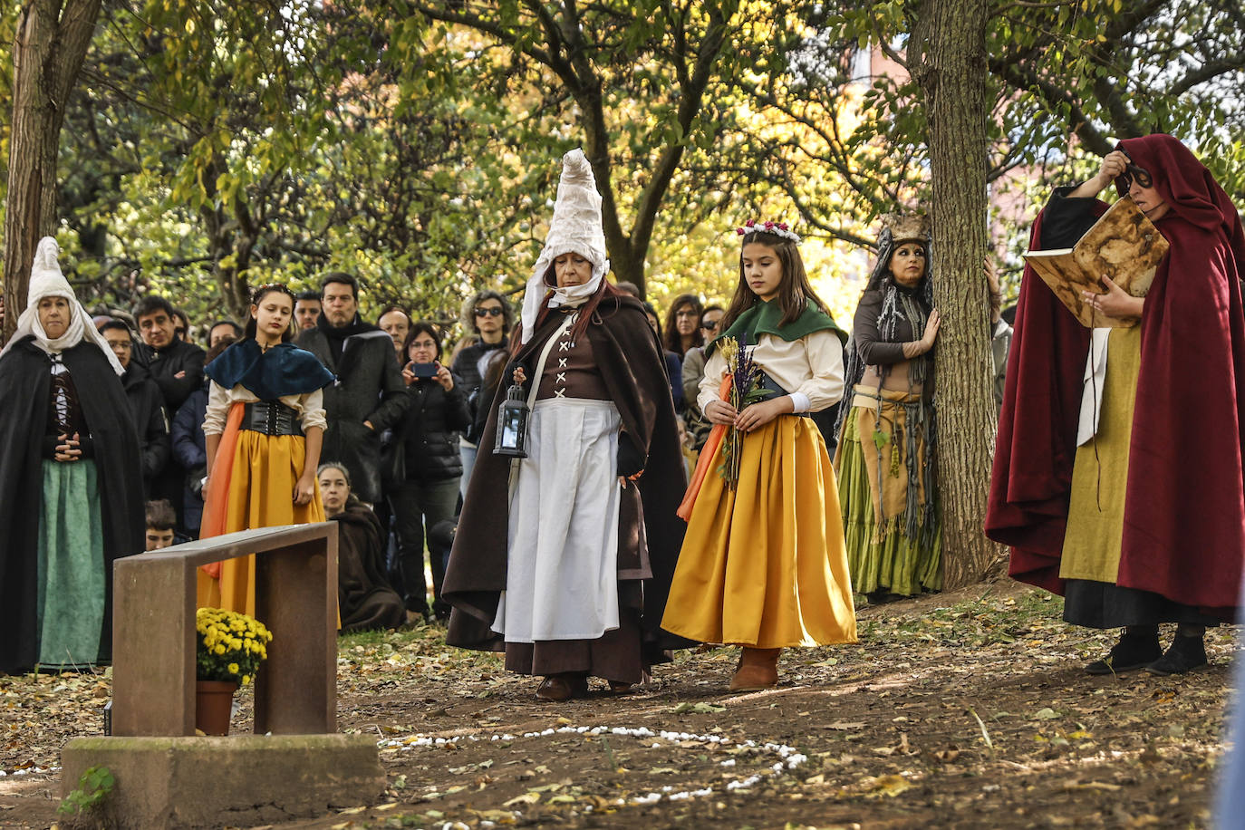 Homenaje a las víctimas del proceso inquisitorial en el Bosque de la